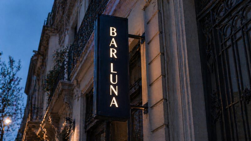 Tótems y banderolas — 800×450